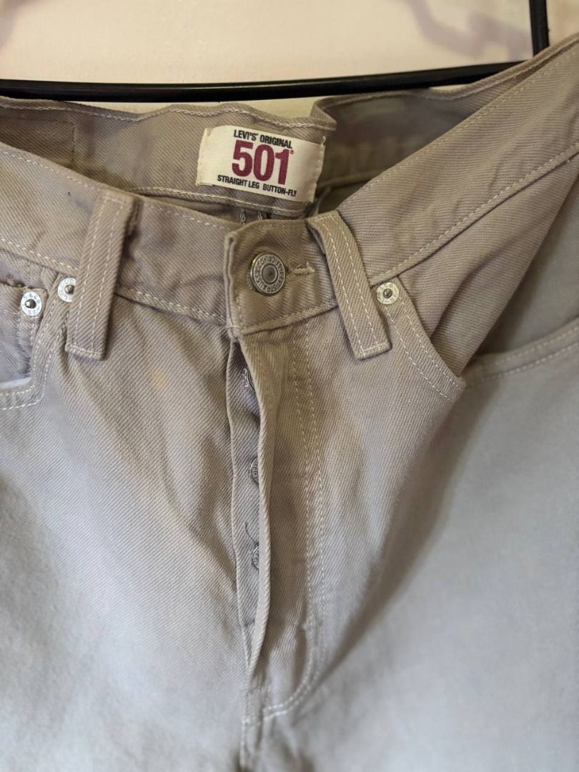 LEVI'S 501 JEANS DYED GRAY (Category: Jeans) located in Bocaue. Submitted by pedro3018 (Listing ID 1352757305, Image 1). Description: LEVI'S 501 JEANS W-32 L-30 CONDITION: 10/10 RFS: HINDI FIT NO ISSUE.