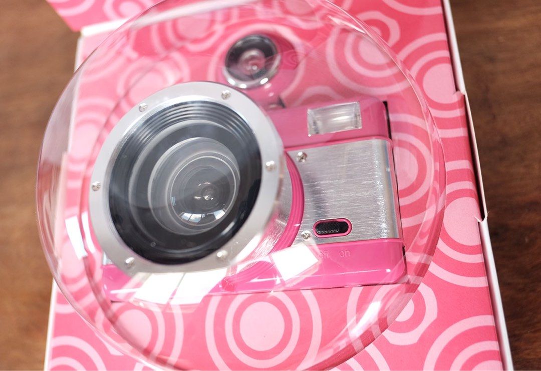 Lomography Fisheye 2 Pink Edition (Category: Cameras) located in Rizal. Submitted by sal.bear (Listing ID 1352775945, Image 2). Description: Brand new. Original price is P3,850. Box has some signs of yellowish from box storage. It doesn’t affect the outcome of the photo. Camera is clean and never been used. I try to be honest as possible in my posts. Take it or leave it. :) FINAL PRICE - NO haggling NO swap. NO trade. Meet-up: Marikina (Sta. Luci