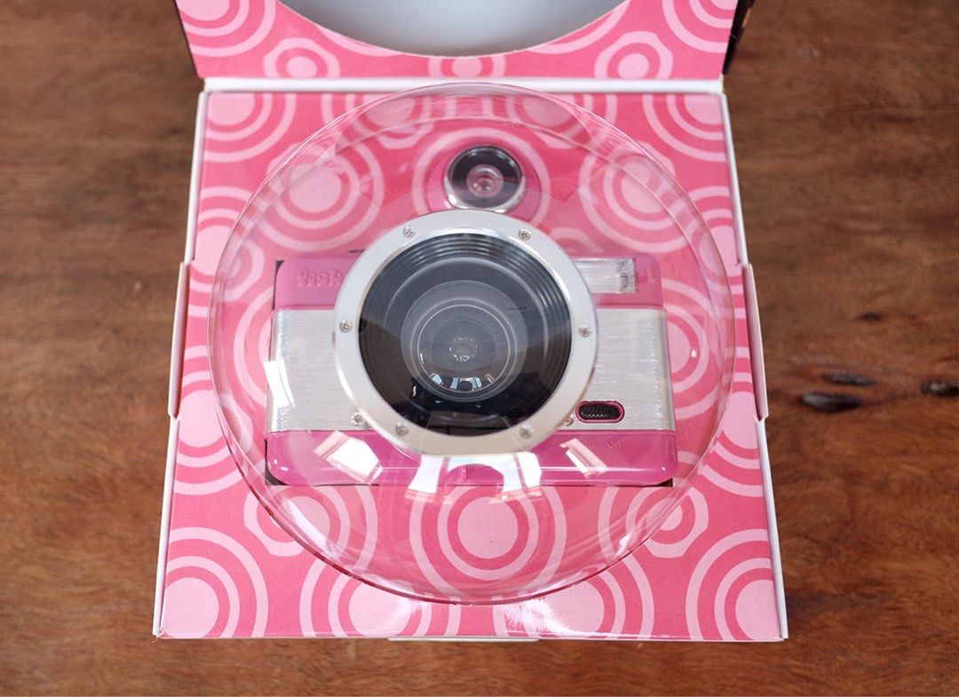 Lomography Fisheye 2 Pink Edition (Category: Cameras) located in Rizal. Submitted by sal.bear (Listing ID 1352775945, Image 1). Description: Brand new. Original price is P3,850. Box has some signs of yellowish from box storage. It doesn’t affect the outcome of the photo. Camera is clean and never been used. I try to be honest as possible in my posts. Take it or leave it. :) FINAL PRICE - NO haggling NO swap. NO trade. Meet-up: Marikina (Sta. Luci