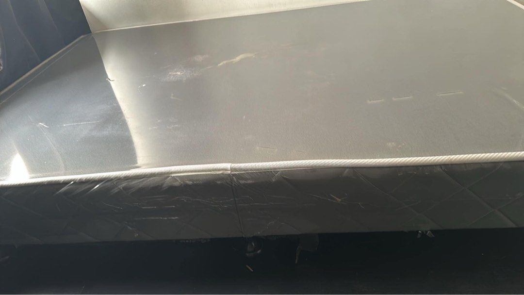 Mandaue Spring Mattress Wood Full Double (Category: Bed Frames & Mattresses) located in Quezon City. Submitted by aceccrts (Listing ID 1352838643, Image 1). Description: Bought @30k / Memory foam is already declutter Spring matress like new. Rfs: Declutter.