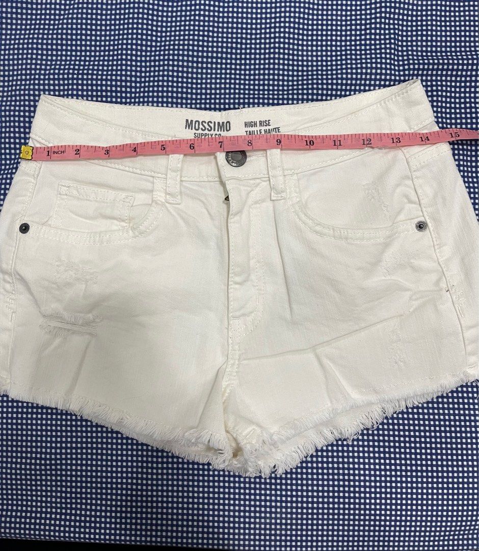 MOSSIMO HIGH RISE SHORT (Category: Shorts) located in Baliuag. Submitted by celyth (Listing ID 1352868402, Image 2). Description: Can fit up to med Semi strech Used once only Color may vary due to lighting shipping fee c/o buyer.