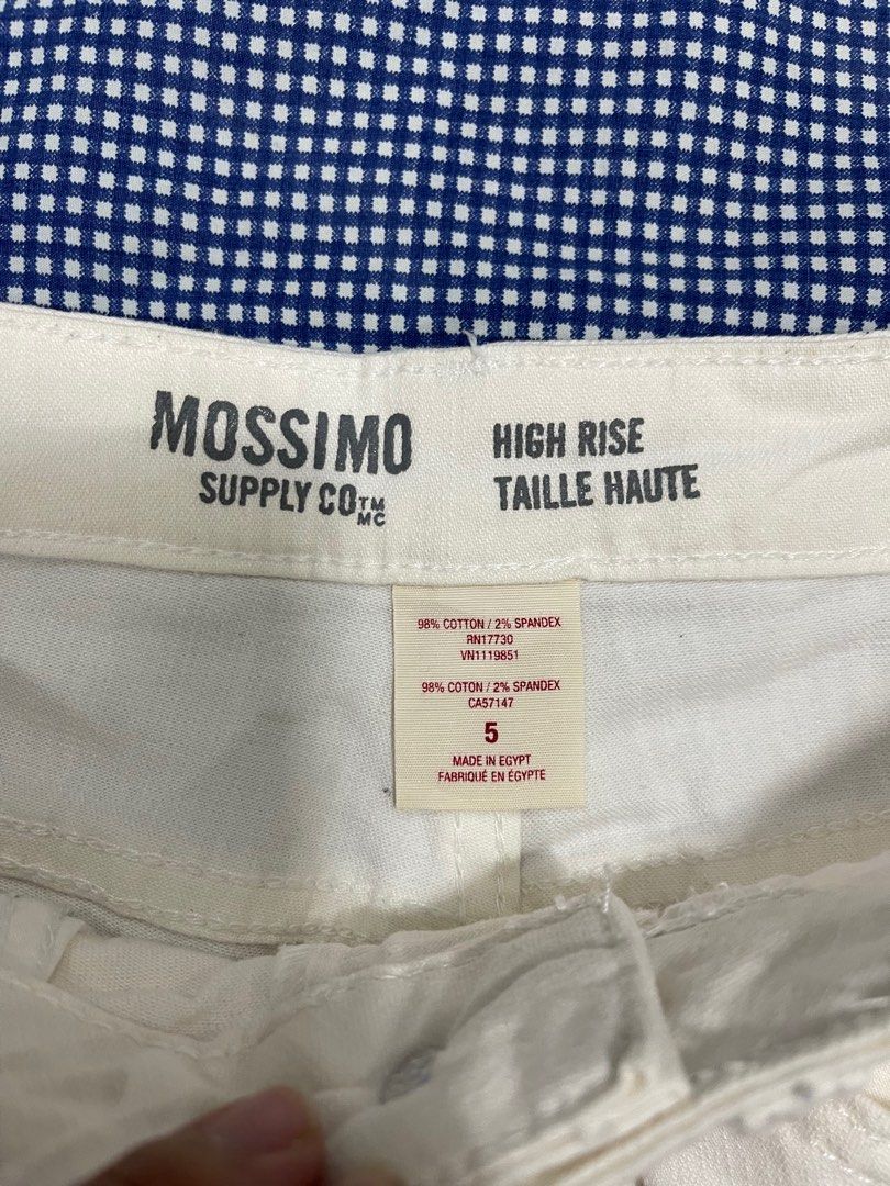 MOSSIMO HIGH RISE SHORT (Category: Shorts) located in Baliuag. Submitted by celyth (Listing ID 1352868402, Image 3). Description: Can fit up to med Semi strech Used once only Color may vary due to lighting shipping fee c/o buyer.