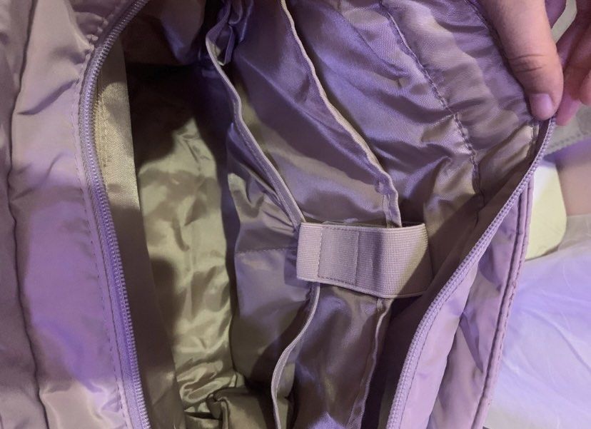 Pink Purple Puffy Bagsmart (Category: Shoulder Bags) located in Iligan City. Submitted by amerainugh (Listing ID 1352799471, Image 2). Description: Selling this Bagsmart puffy bag, kinda regret the color. I want the beige now, open for swap if meron 🥹 negotiable pa po if sure buyer! - used twice - pink purple color, super cute!! - originally bought @1300 php - mindanao area, can ship and do meetup within iligan city..