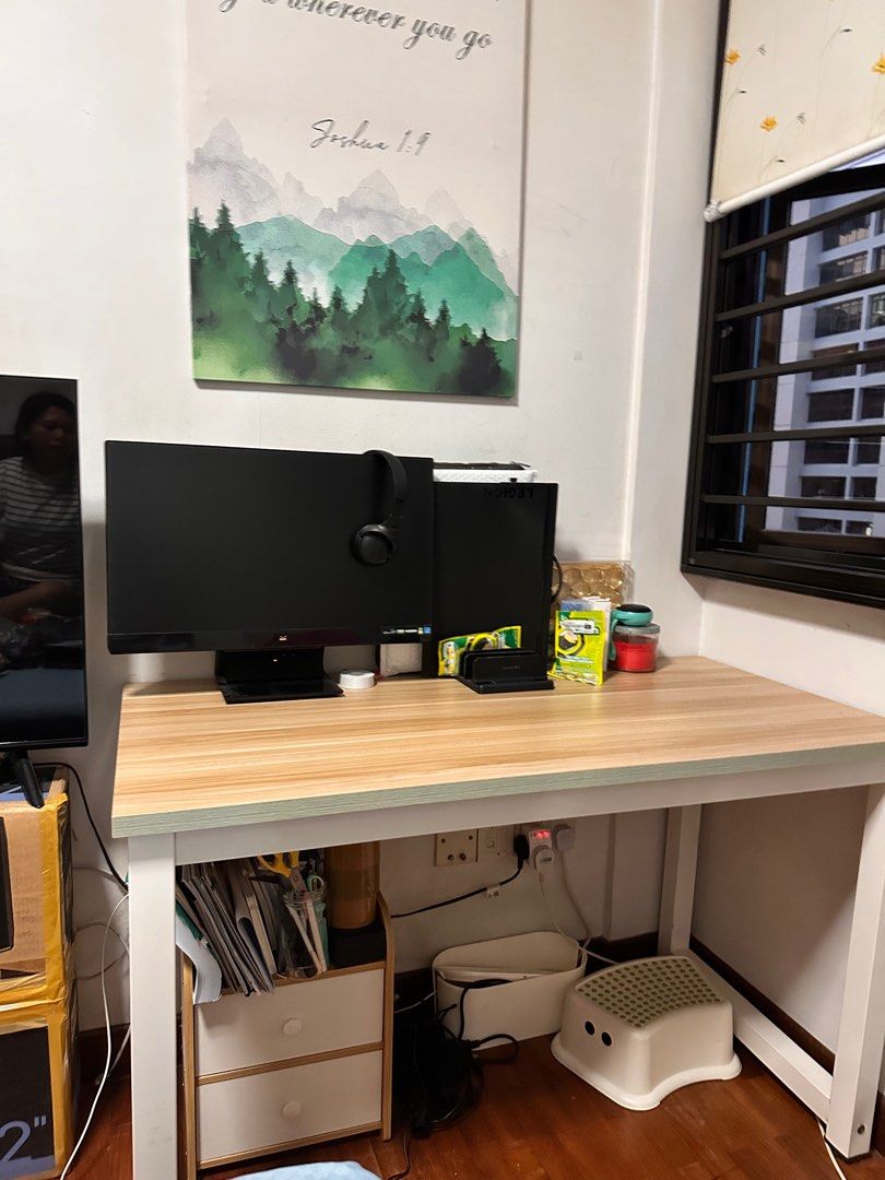 Table (Category: Other Home Furniture) located in Singapore. Submitted by skeylarrr (Listing ID 1352829074, Image 3). Description: 118 x 60 x 70.