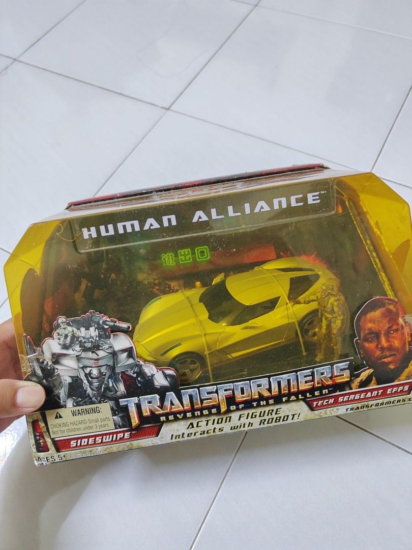 Transformers (Category: Toys & Games) located in Putrajaya. Submitted by fendifr2012 (Listing ID 1352805787, Image 3). Description: FOR SALE: Generations Jetfire - RM200 Human Alliance Sideswipe -RM250 COD Putrajaya or anywhere nearby. PM or wasap 0️⃣1️⃣9️⃣2️⃣2️⃣2️⃣7️⃣0️⃣7️⃣9️⃣.