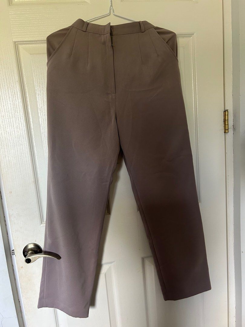 Trouser Pants 25-26 (Category: Other Bottoms) located in Manila. Submitted by cutesypatsy (Listing ID 1352704157, Image 1). Description: .