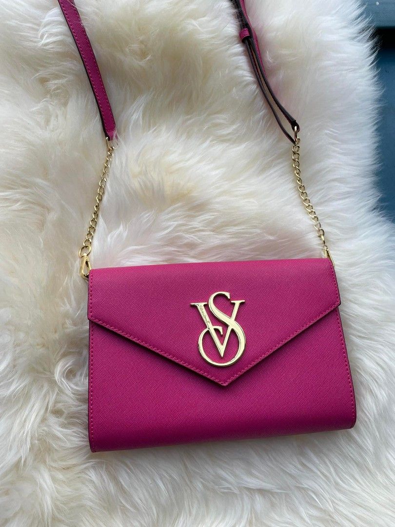 Victoria Secret sling bag (Category: Shoulder Bags) located in Las Pinas. Submitted by ishein (Listing ID 1352850552, Image 1). Description: Victoria secret sling bag.