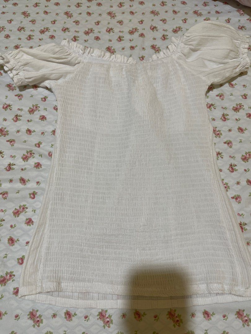 white puff sleeve blouse bustier style with bow straps (Category: Blouses) located in Cagayan de Oro. Submitted by chenamon (Listing ID 1352723112, Image 2). Description: with shirred back.