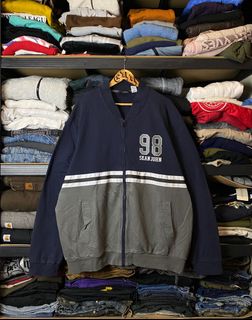 (Category: ) located in . Submitted by y2k.luxury.streetwear.outdoor (Listing ID 1352837020, Image 1). Description: .