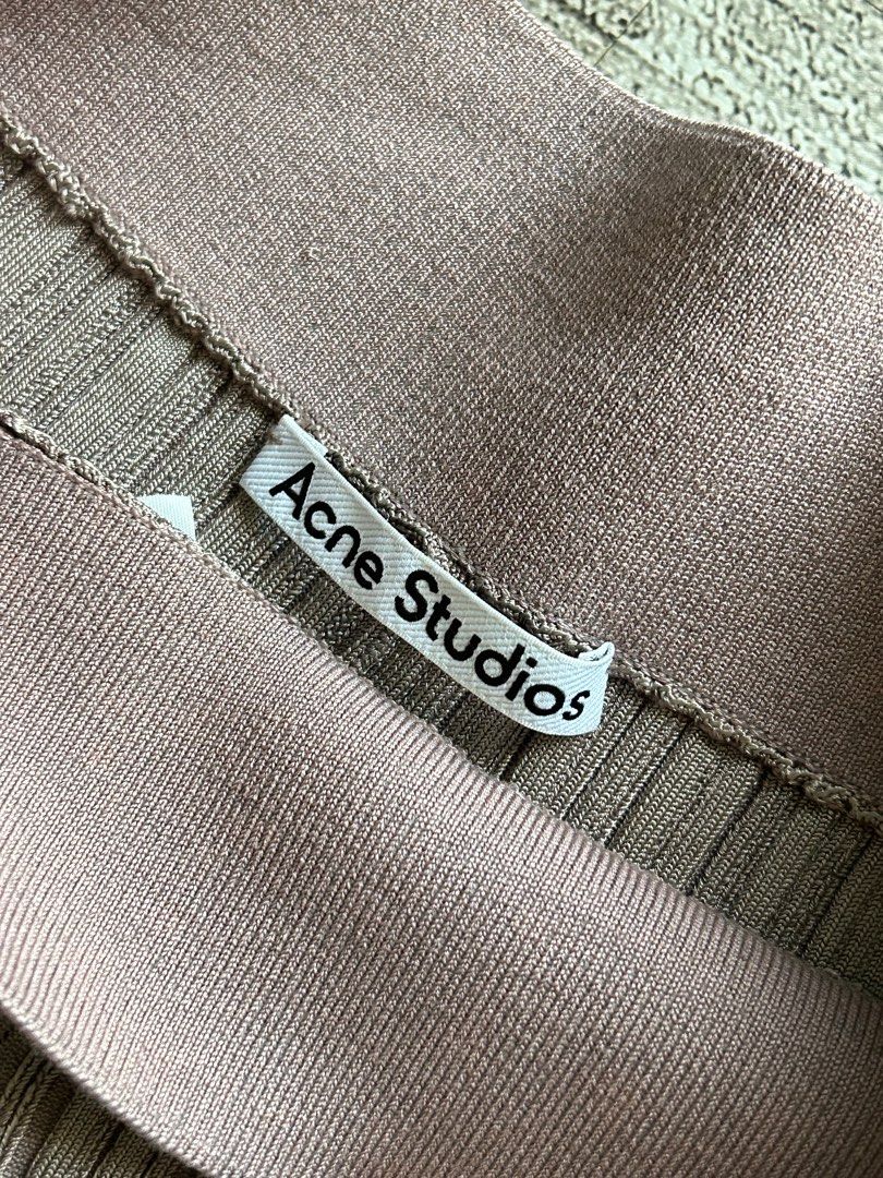 Acne Studios Pants (Category: Luxury Apparel) located in Tarlac. Submitted by ae01019x (Listing ID 1352912876, Image 1). Description: no issues payment first.
