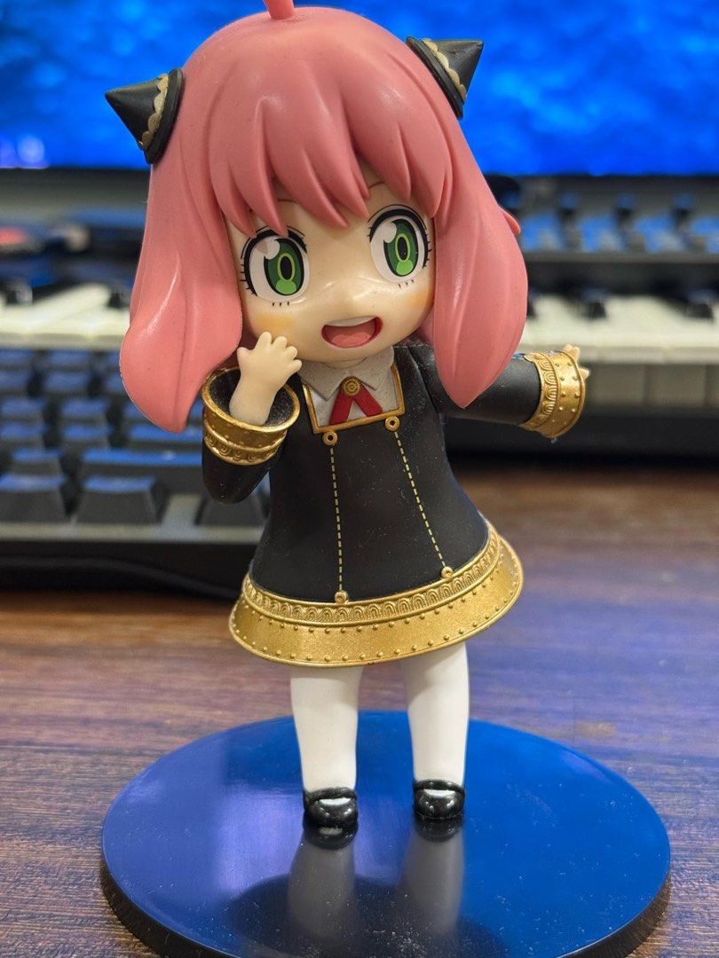 Anya Figurines (Category: Toy Figures) located in Singapore. Submitted by cmhsy (Listing ID 1352975813, Image 1). Description: Selling all my Anya figurines Big Anya - $30 Anya with Doggo - $30 Mini Anya + Loid - $10 Take all $50 .