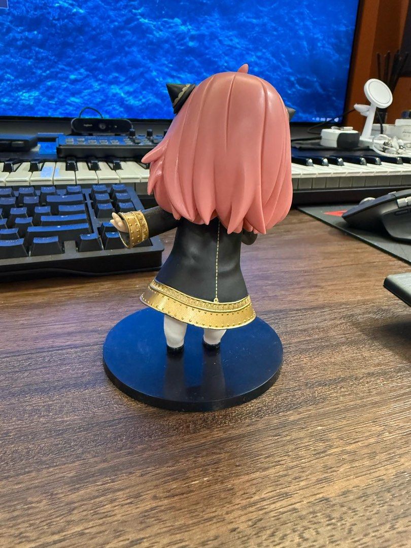 Anya Figurines (Category: Toy Figures) located in Singapore. Submitted by cmhsy (Listing ID 1352975813, Image 3). Description: Selling all my Anya figurines Big Anya - $30 Anya with Doggo - $30 Mini Anya + Loid - $10 Take all $50 .