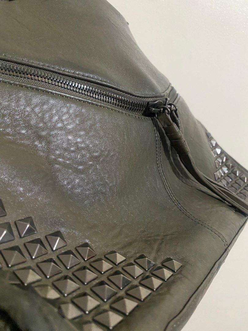 JULY ONLY SALE!!! Authentic JILL STUART Studded Satchel (Category: Luxury Bags & Wallets) located in Cavite. Submitted by lady_speculator_ph (Listing ID 1353020791, Image 3). Description: ✅ Authentic Jill Stuart bag up for grabs for only ₱1100! ✨Color: Army green ✨ Inclusion: Bag and original strap Note: Pls manage expectations - this bag is a prelove 😊 ✨ GET ANOTHER ITEM, THERE WILL BE ₱500 DISCOUNT! ✨ ✨ BUY THIS AND CHOOSE 1 ITEM ON MY “FREE” 