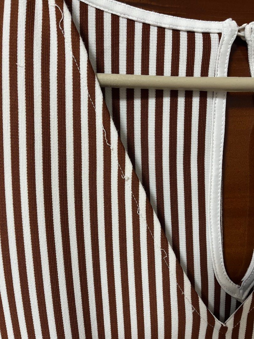 Authentic Zara Romper Brown/White FREE SF (Category: Others Tops) located in Caloocan City. Submitted by nishstudio (Listing ID 1352878668, Image 3). Description: Good as new. Authentic Zara Large on Tag Length-31 inchs Waist- 26-32 inchs So nice in actual Flaw as pictured sa may neckline sa stitching lang pero hindi halata and pwede tanggalin :) Soafer good buy huhu Rfs: DI NA KASYA :) J&T Shipping only. FREE NATIONWIDE :) .
