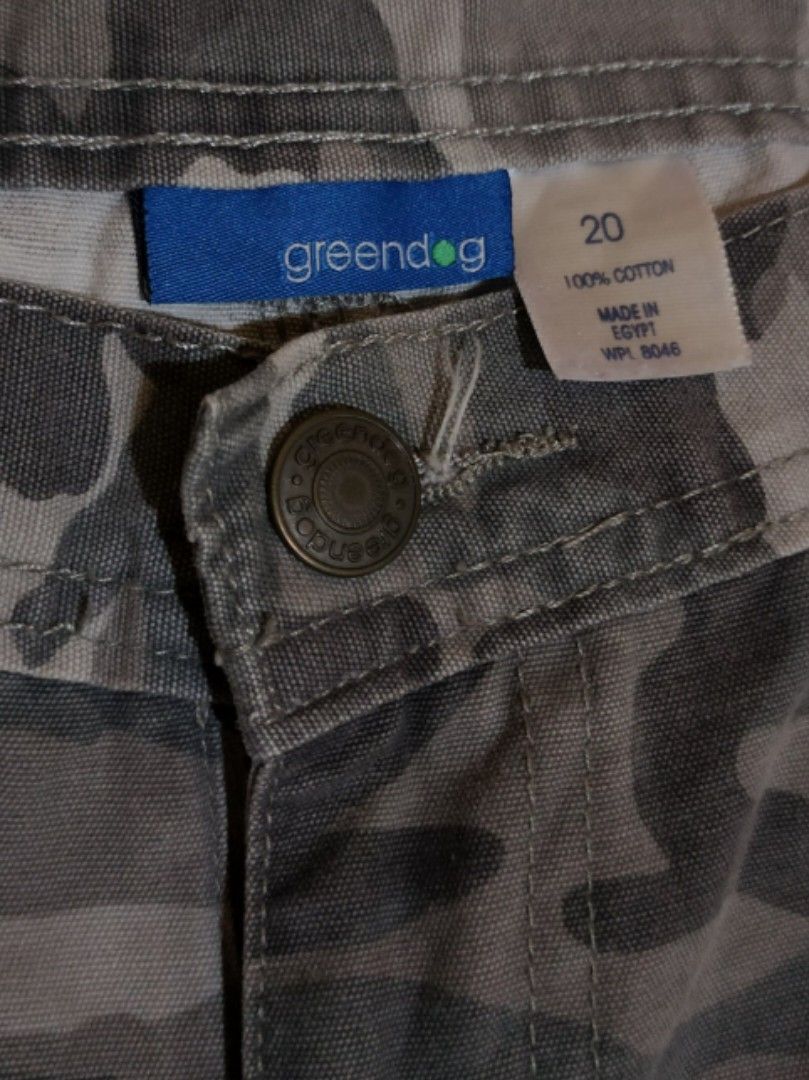 Baggy Camo / Camouflage Pants (Category: Jeans) located in Cauayan City . Submitted by tl.yah (Listing ID 1352998085, Image 2). Description: 32 waist, 41.5 length, 9 leg hole.
