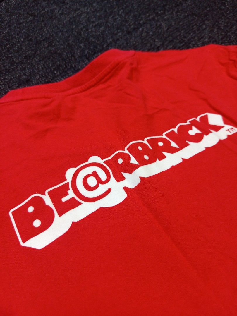 BearBrick x Uniqlo MediconToy Tshirt (Category: Tshirts & Polo Shirts ) located in Makati City. Submitted by FallForwardEnterprise (Listing ID 1352929421, Image 2). Description: BearBrick x Uniqlo MediconToy Tshirt size Large 2nd Hand like as New no Issue price 600.