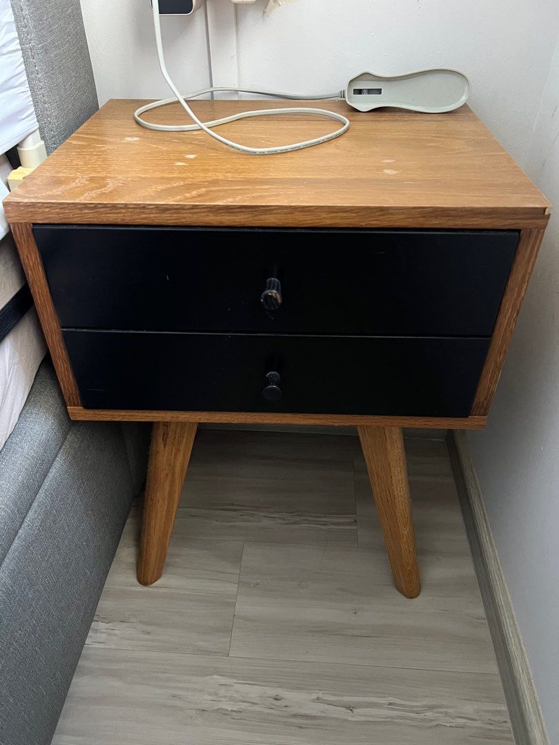 Bedside Table (Category: Bedding & Towels) located in Singapore. Submitted by janessaw (Listing ID 1352884790, Image 1). Description: .