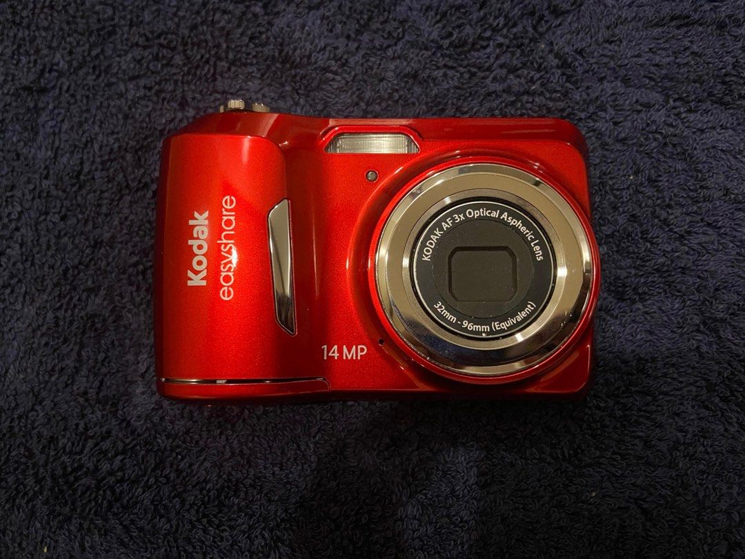 Boxed Red Kodak Easyshare C1530 Like New Digicam Digital Camera (Category: Cameras) located in Marikina City. Submitted by caydeclutters (Listing ID 1352875390, Image 2). Description: Kodak Easyshare C1530 This camera has only been used for taking sample photos. This was bought in Hong Kong, but got LCD burn during transit. Price: ₱3,999 Sole Flaws: LCD Burn Chipped battery door Inclusions: Original Box Manuals Original Strap 2 Double A Batteries