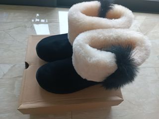 (Category: ) located in . Submitted by SallyLiu (Listing ID 1352947845, Image 1). Description: .