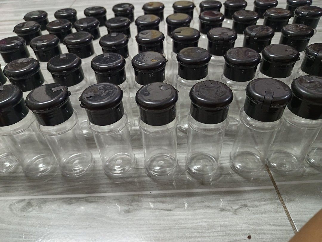 Condiments shaker 50pcs (Category: Other Kitchenware & Tableware) located in Caloocan City. Submitted by appleblossoms07 (Listing ID 1352913272, Image 3). Description: 50 pcs take all... natira lang to sa business namin before... pet bottle plastic, 4 inches.... good for condiments.