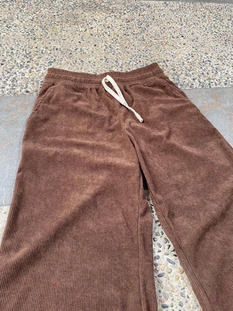 Corduroy Baggy Choco Brown Pants (Category: Other Bottoms) located in Cainta. Submitted by FirstBuys (Listing ID 1352945555, Image 2). Description: 26-32 waistline (garterized) 39 length.