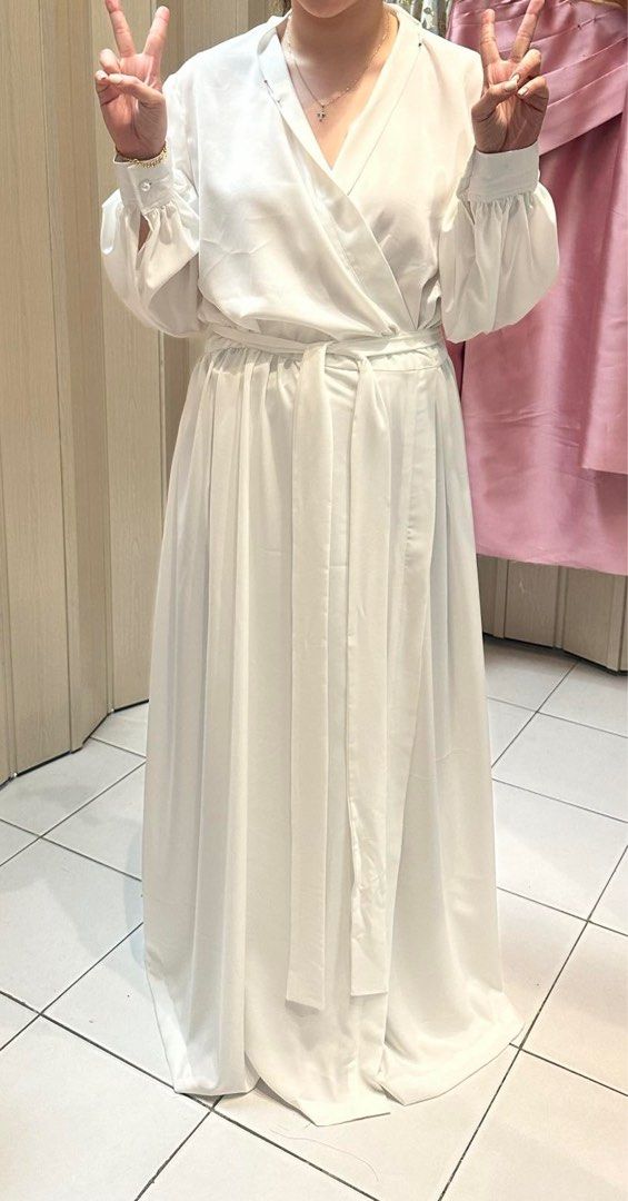 Custom Made Prep Gown (Category: Evening dresses & gowns) located in San Juan City. Submitted by declutterwithac (Listing ID 1352890353, Image 1). Description: Custom Made Wedding Prep Gown Brand new. Opted for another prep robe Fits medium to semi large frame.