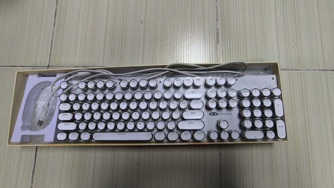 Defective keyboards and mouse (Category: Computer Keyboard) located in Antipolo. Submitted by tobisshop.16 (Listing ID 1352875720, Image 1). Description: selling defective and slightly problematic office equipments keyboards mouse ups cpu antipolo loc.