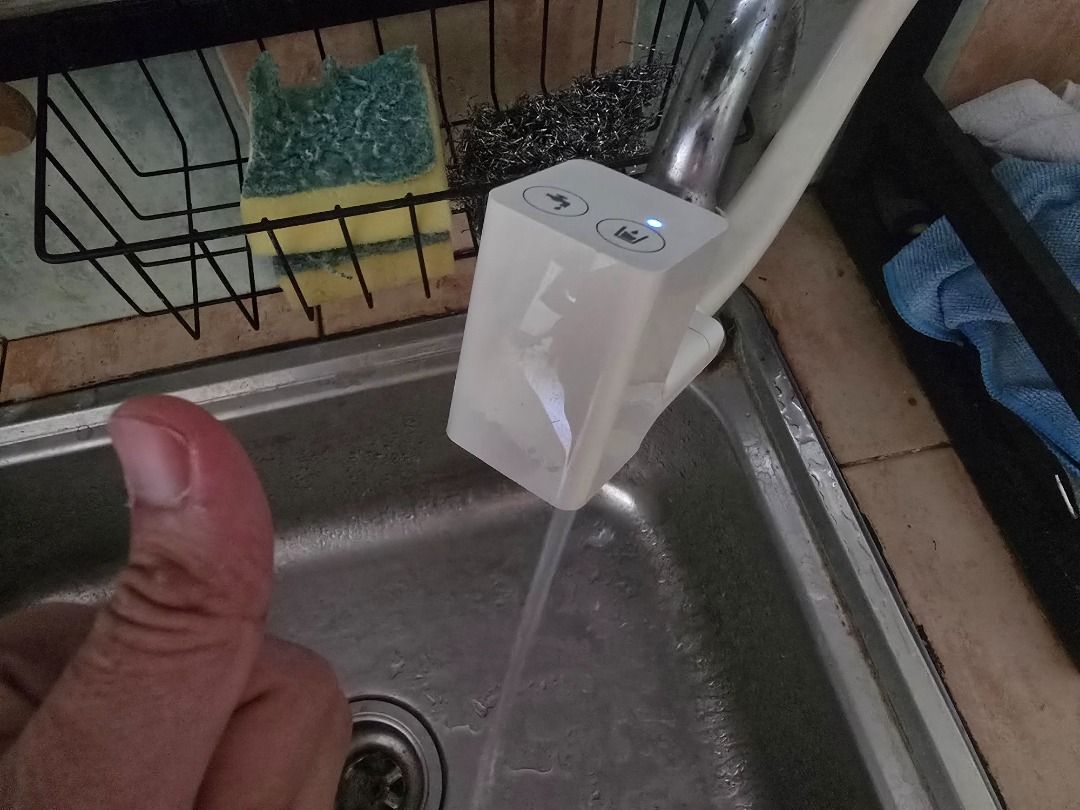 EcoSphere Water Purifier (Category: Water Purifiers & Dispensers) located in Las Pinas. Submitted by neilmarion (Listing ID 1352889920, Image 1). Description: EcoSphere Water Purifier No cartridge included. You can request for some videos of it working. We have used this for several years and never experienced any health issues. This is legit. Gives you convenience since you do not have to order drinking water from your local purifiers. However, 