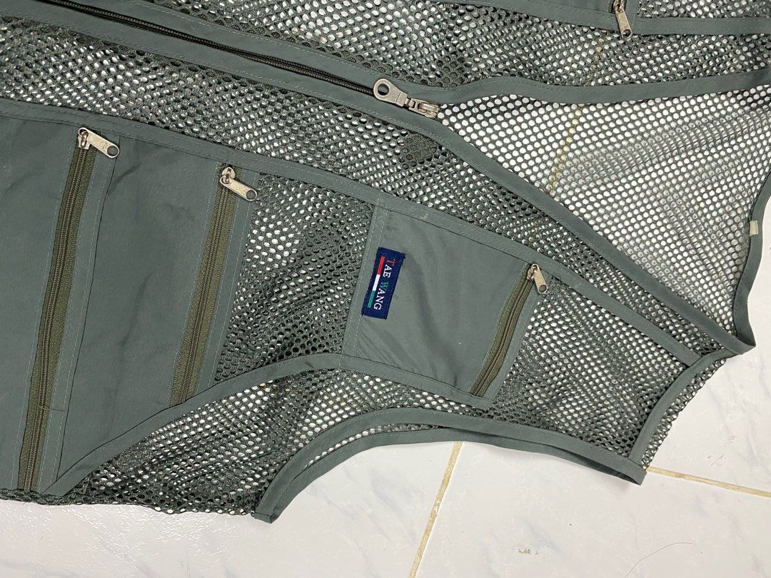 Fishing Vest Outdoor (Category: Vests) located in Cabanatuan. Submitted by jamaicac (Listing ID 1353000796, Image 2). Description: no any issue size large 23/26.