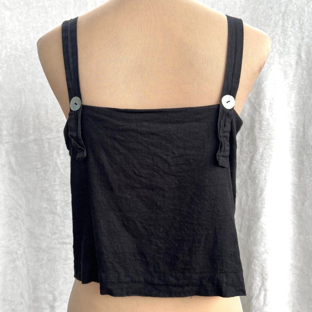 Glassons linen blend basic adjustable top (Category: Sleeveless) located in Quezon City. Submitted by mondaymayhem (Listing ID 1353000257, Image 2). Description: Fits small-medium Chest: 17.5in. Length: 19in. ‼️no reply? contact us FBPage: monday mayhem clothing 🪬first to pay, gets the item! 🚚j&t/gogoexpress-own booking(payment first) *same day delivery(lalamove/grab etc.) *item is preloved/thrifted, please manage your expectations. 📍Batasan H