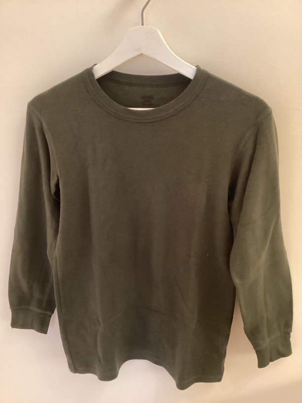 Heattech Uniqlo, Fesyen Pria, Pakaian , Atasan di Carousell