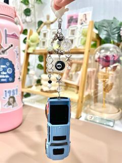 Hot Wheels ‘20 Toyota Tacoma keychain with charms