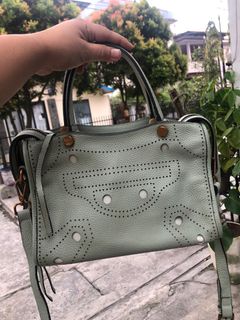 (Kategori: ) berada di . Dikirim oleh say.onara (ID iklan 1352891506, Gambar 1). Deskripsi: .