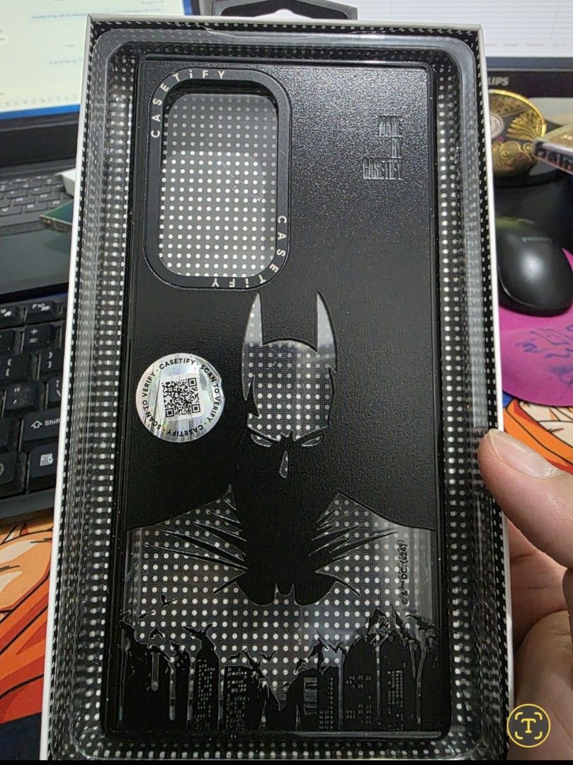 Limited edition batman (Category: Cases & Sleeves) located in Mandaluyong City. Submitted by jayjaybarrientos (Listing ID 1352987010, Image 3). Description: bought from singapore aug 2024 nego ng konti for samsung s23 ultra.