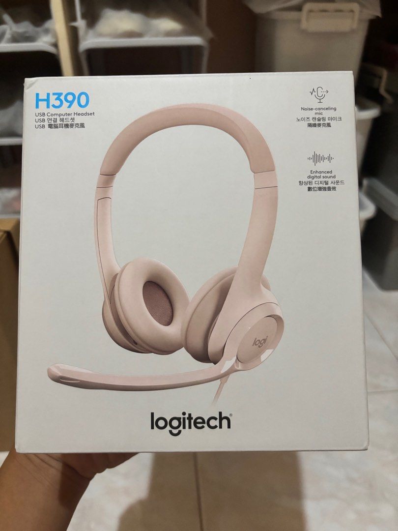 Logitech H390 USB Computer Headset -Rose (Category: Headphones & Headsets) located in Tacloban City. Submitted by ceegieca (Listing ID 1352974573, Image 1). Description: Logitech H390 USB Computer Headset Original Used twice lang for testing Impulsive buying lang For VA sana RFS: no plans na mag VA hehe .