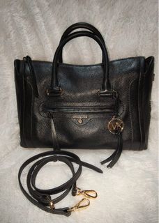 (Kategori: ) berada di . Dikirim oleh preloved.by.araaaa (ID iklan 1352921057, Gambar 1). Deskripsi: .