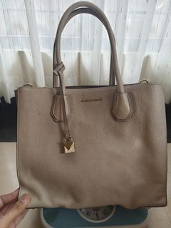 (Kategori: ) berada di . Dikirim oleh prelovesmenuhinlemari (ID iklan 1352921444, Gambar 1). Deskripsi: .