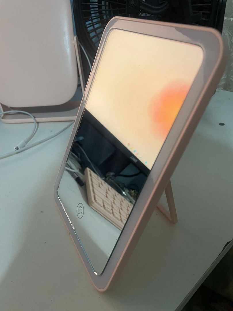 miniso LED mirror (Category: Mirrors) located in Pasig City. Submitted by severousayaayaaa (Listing ID 1352901590, Image 1). Description: - funds for tuition - plus free battery.