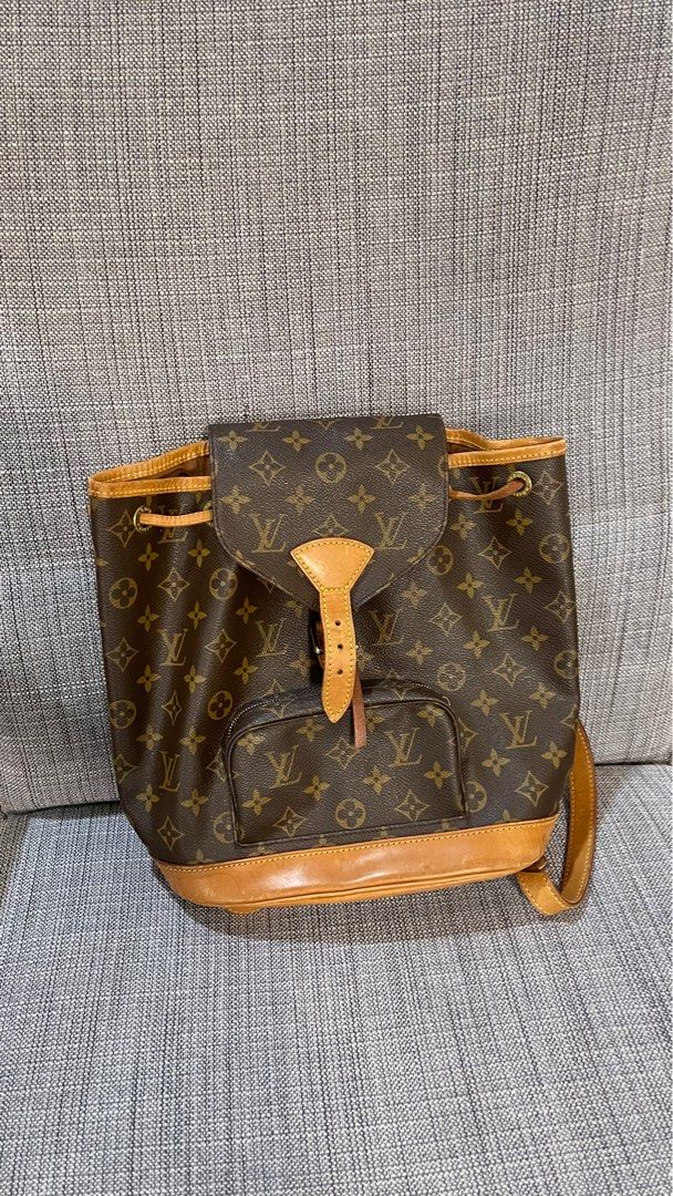 MM Montsouris Backpack (Category: Luxury Bags & Wallets) located in San Juan City. Submitted by kriszy_coo (Listing ID 1352895778, Image 1). Description: Original LV from Japan. MM Montsouris Backpack. Pwede niyo po ipa legit check. I got this 2 years ago na sa US pa kami nakatira. Hindi ko masyadong magagamit dito sa Pinas kaya ebebenta nalang. Message lang for more details ng picture para iwas nakaw pic ng mga scammers. .