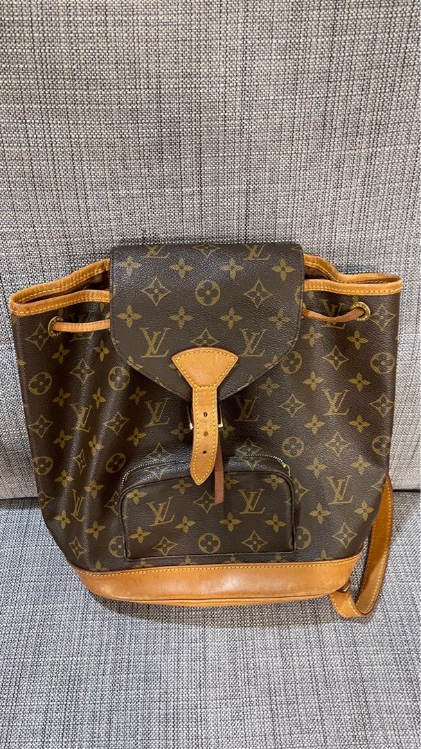 MM Montsouris Backpack (Category: Luxury Bags & Wallets) located in San Juan City. Submitted by kriszy_coo (Listing ID 1352895778, Image 2). Description: Original LV from Japan. MM Montsouris Backpack. Pwede niyo po ipa legit check. I got this 2 years ago na sa US pa kami nakatira. Hindi ko masyadong magagamit dito sa Pinas kaya ebebenta nalang. Message lang for more details ng picture para iwas nakaw pic ng mga scammers. .