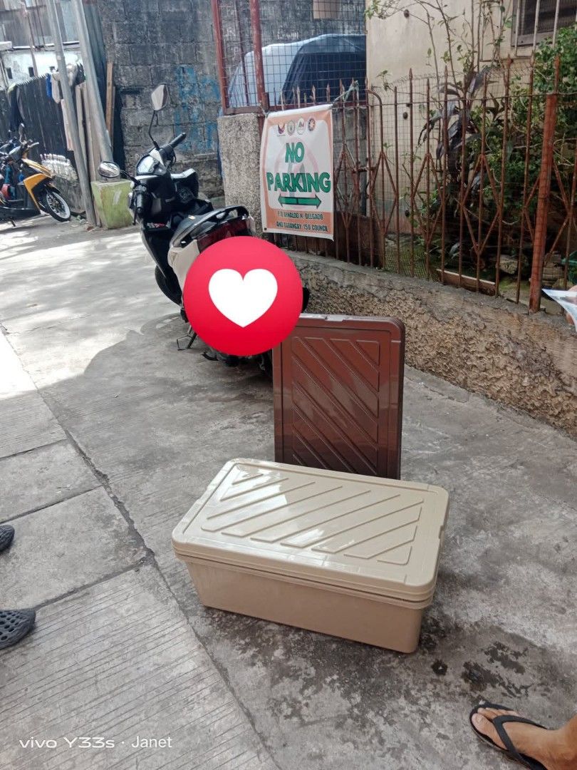 Mocha underbed storage box 50L (Category: Storage Boxes & Baskets) located in Caloocan City. Submitted by janeil23452 (Listing ID 1352925029, Image 2). Description: mocha underbed storage box 50L 220 each pick up/ lalamove.