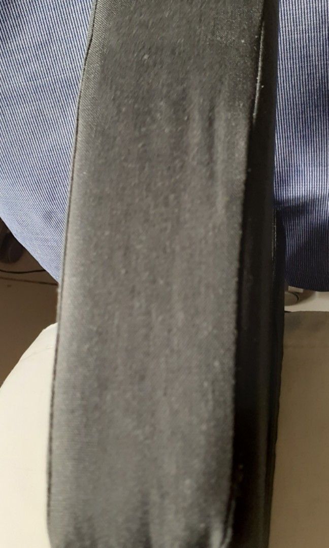 Orthopedic Comfort Cushion (Category: Chairs) located in Mandaluyong City. Submitted by vicoyb (Listing ID 1352925122, Image 3). Description: Size: 16 x 13 x 2 5".