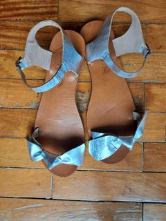 (Category: ) located in . Submitted by stuffedcloset (Listing ID 1352900684, Image 1). Description: .