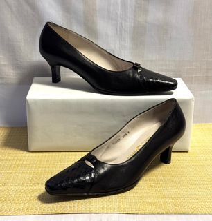 SALVATORE FERRAGAMO Croc Tip Heels Size 6 1/2