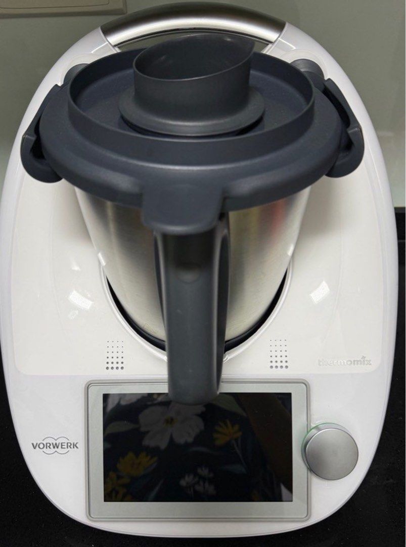 Thermomix TM6 (Category: Juicers, Blenders & Grinders) located in Singapore. Submitted by pokiepika (Listing ID 1352888997, Image 1). Description: Lightly used along with other items in pic above .