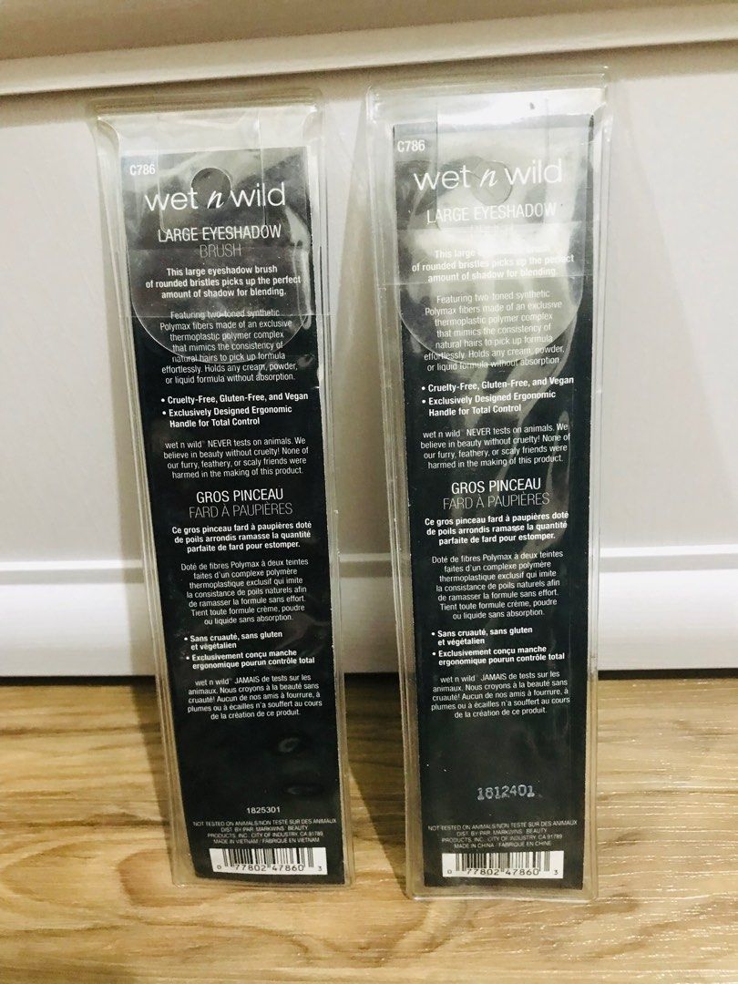 Wet n Wild Large Eyeshadow Brush (Category: Makeup) located in Taguig. Submitted by lind_city (Listing ID 1352876655, Image 2). Description: 2pcs available 50 each .