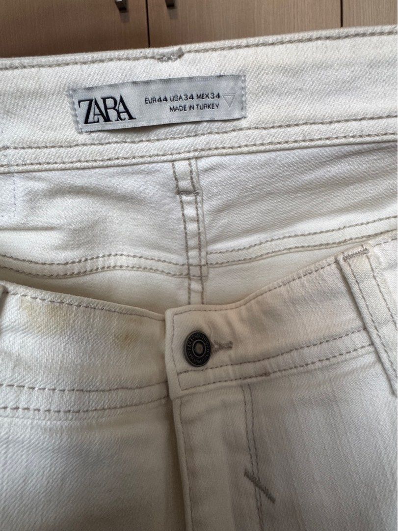 Zara Cropped White Denim (Category: Jeans) located in Taguig. Submitted by jcs86 (Listing ID 1352949964, Image 3). Description: Zara Cropped White Denim Slim Fit Slight staining. Barely noticeable. (Check 3rd photo) Size 34 ** Buyer books and shoulders shipping. **.