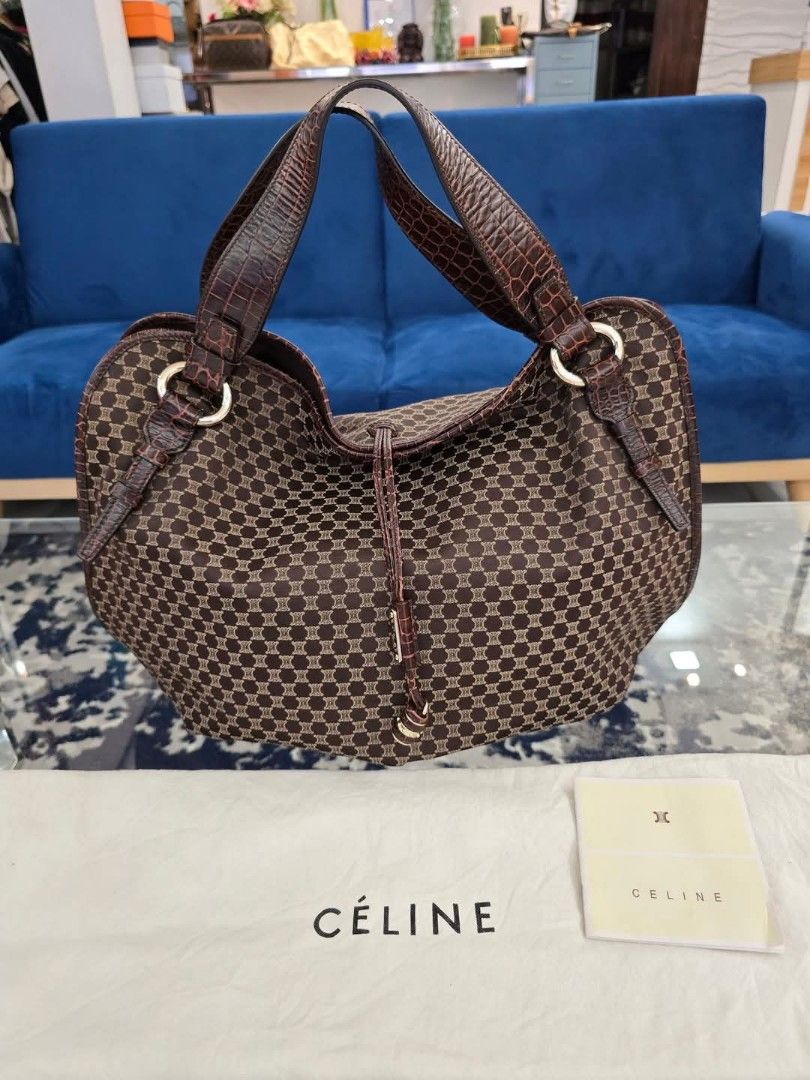 😱 Legit 💯 LOOKS NEW! (Category: Luxury Bags & Wallets) located in General Santos City (Dadiangas). Submitted by braverabbit.67 (Listing ID 1353077732, Image 1). Description: Pretty C E L I N É 😱😱 OHHWW myyyy...😭🙏🏻 GUARANTEED ORIG💯✅ LOOKS NEW! in Excellent Condition Large Hobo bag ‼️𝗦𝘂𝗿𝗲 𝗯𝘂𝘆𝗲𝗿 𝗺𝗮𝘆 𝗿𝗲𝗾𝘂𝗲𝗦𝘁 𝗺𝗼𝗿𝗲 𝗱𝗲𝘁𝗮𝗶𝗹𝗲𝗱 𝗽𝗶𝗰𝗦📸📸.
