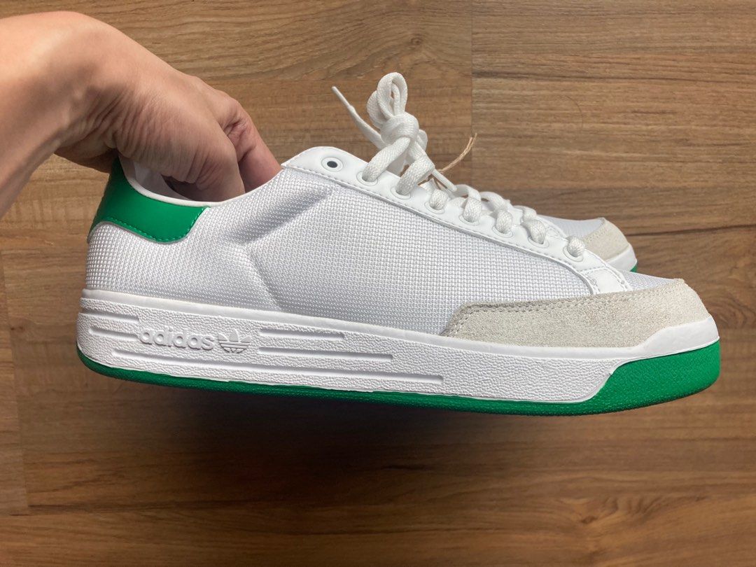Adidas Rod Laver White and Green (Category: Sneakers) located in Pasig City. Submitted by externalparadise (Listing ID 1353050254, Image 2). Description: Received as a gift. I don't fit the size so I wasn't able to use it. I'm just letting go of the item..