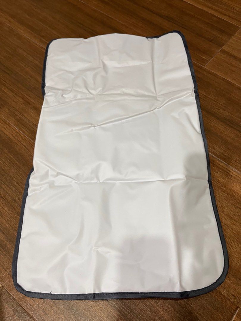 Baby changing mat (Category: Changing Mats & Accessories) located in Paranaque City. Submitted by lovedstuffby_ang (Listing ID 1353127281, Image 2). Description: No brand baby changing mat Very lightweight Foldable, can be used for travel This is part of a set.